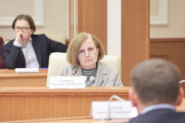 Замглавы свердловского Минфина Климук написала заявление на увольнение