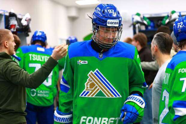 Александр Жаровский признан лучшим новичком декабря в КХЛ