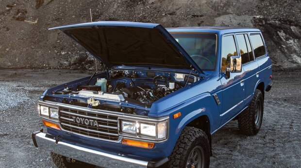 Мощный рестомод на базе 33-летнего Toyota Land Cruiser