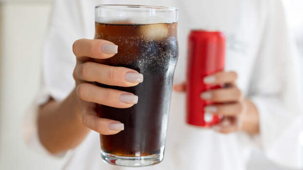 Помогает ли кока-кола при пищевых отравлениях и кишечных инфекциях: мифы и факты