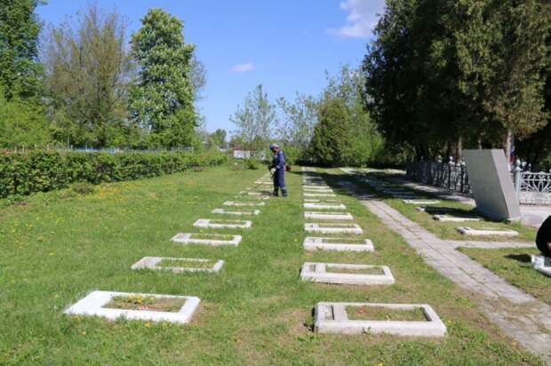 На Спасском кладбище в Туле убрали территорию