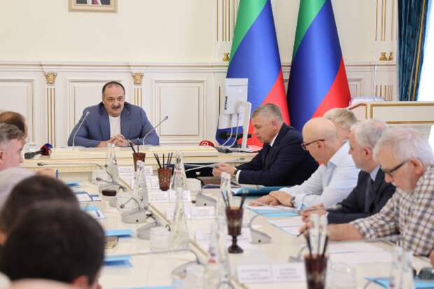 Сергей Меликов провел совещание по вопросам призывной кампании в Дагестане