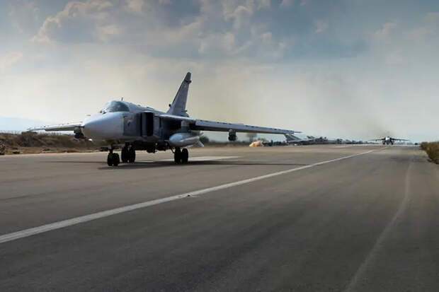 Лидеры захвативших власть в Сирии боевиков заявили, что гарантируют безопасность российских военных баз и посольства