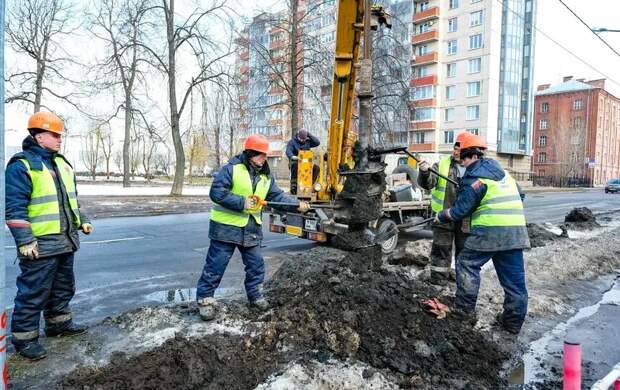 На улице Ткачей в Петербурге стартовала реконструкция освещения