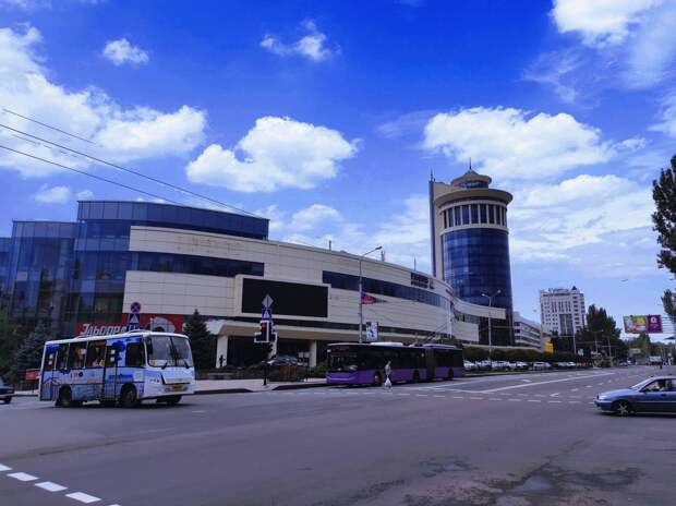 с 1 мая ТРЦ "Донецк Сити" будет работать с 10:00 до 20:00