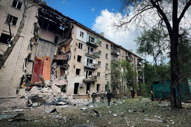 Минздрав: пять человек находятся в тяжелом состоянии после удара по Луганску