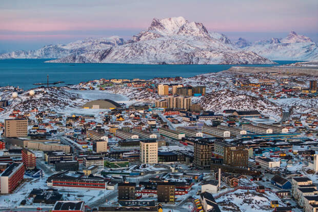 Захарова указала на беспомощность НАТО в контексте Гренландии