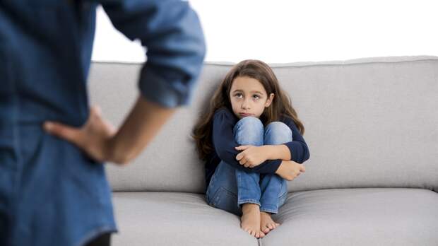 Материнская нелюбовь: почему женщины убивают своих детей