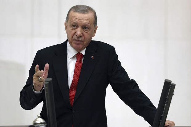 Эрдоган объяснил отмену визита в США несовместимостью графиков с Байденом