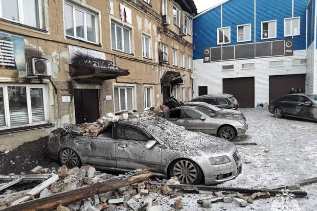 МЧС назвало причину обрушений зданий в Новосибирске и Бердске