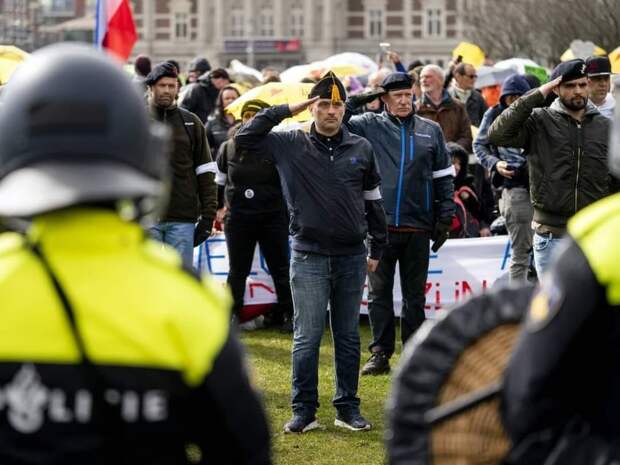 Подавление антикоронавирусных протестов в Амстердаме