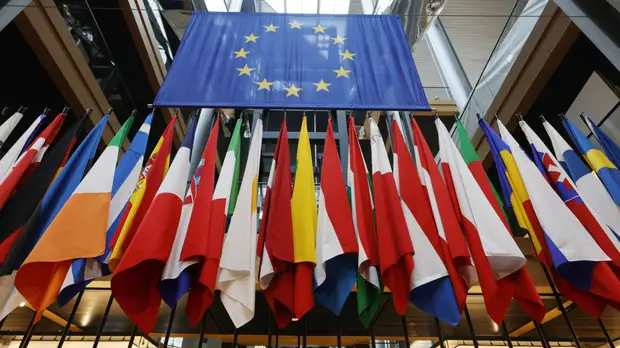 ЕК будет работать с рядом стран для блокировки миграционных потоков