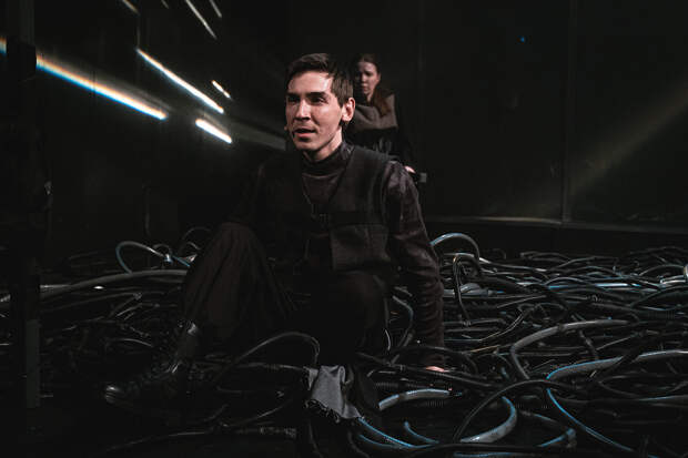 Сцена из спектакля «Перевал»