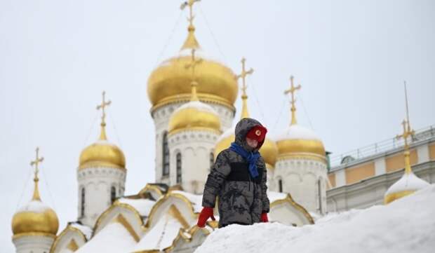 Облачность и небольшой снег ждут Москву 28 декабря