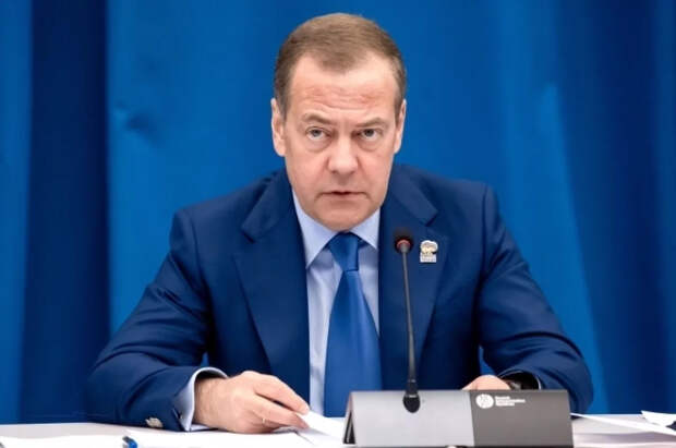 Попов рассказал о подготовке Медведева по специальности артиллериста