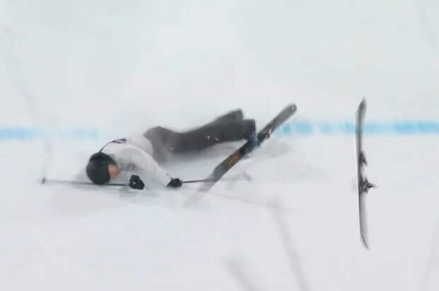 Финского фристайлиста Лаюнена увезли на скорой после падения на Олимпиаде