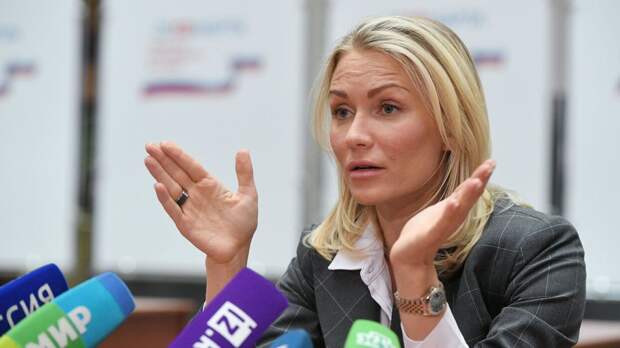 «Я чуть не подавилась конфетой»: Катя Гордон с юмором прокомментировала шестой брак бывшего мужа