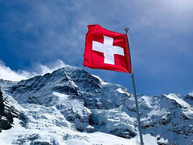 Вице-канцлер Швейцарии Андре Симонацци погиб во время пешего похода в горы