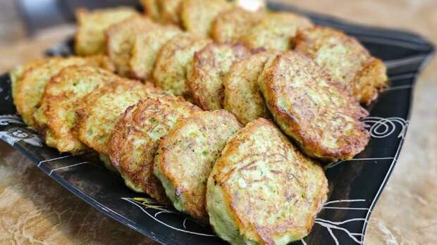 Оладушки из кабачка, которые заставят вас сказать: «Вау»! Вкусный и лёгкий рецепт!