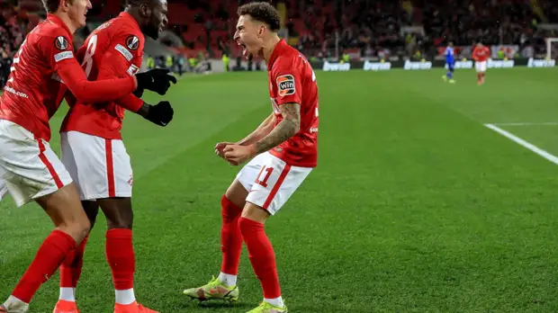 В «Спартаке» заявили, что не планируют зимой продавать Ларссона