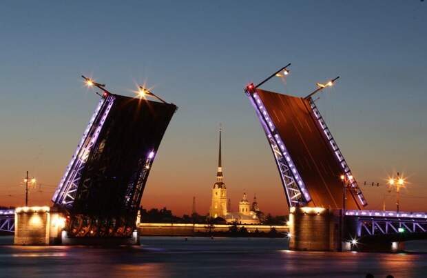 В Петербурге «Поющие мосты» посвятят дню рождения Александра Пушкина