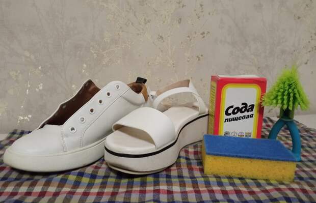 Очистить белую обувь и подошву от грязи поможет сода / Фото: novate.ru