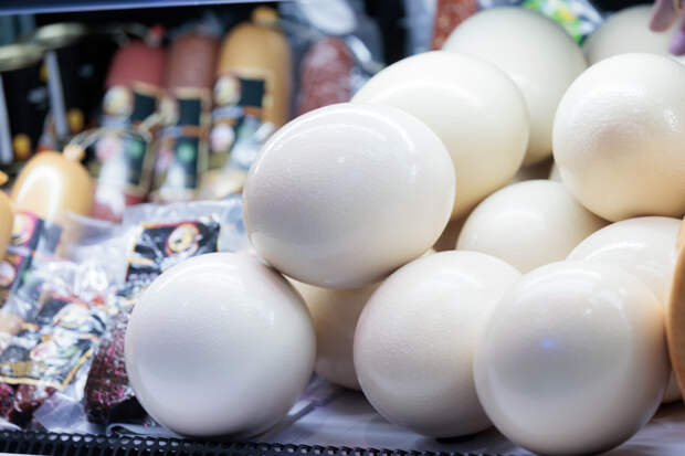 «Петухи есть, а рук нет»: названы причины резкого роста цен на яйца