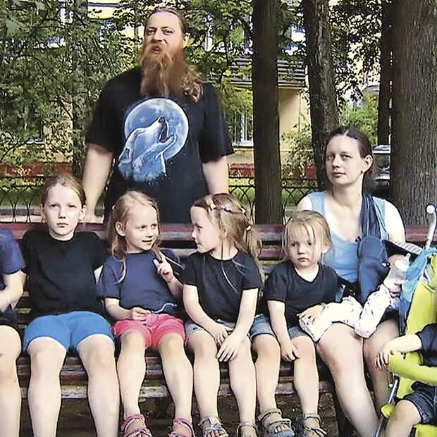 Многодетный отец Евгений Тепляков проиграл суд за съемную квартиру