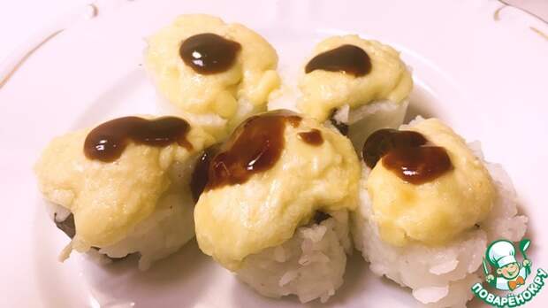 Запеченные роллы с крабовыми палочками