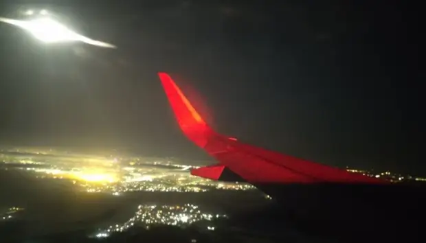 В Кузбассе авиарейс до Санкт-Петербурга задержали на 9 часов