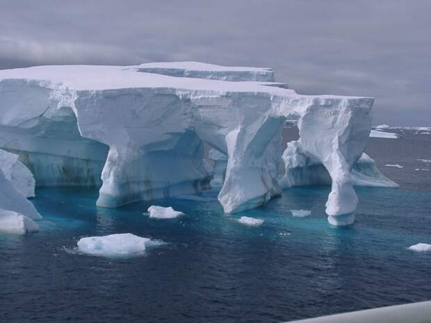 Море