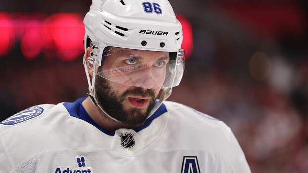 Кучеров признан второй звездой дня в НХЛ, Хорват — первой