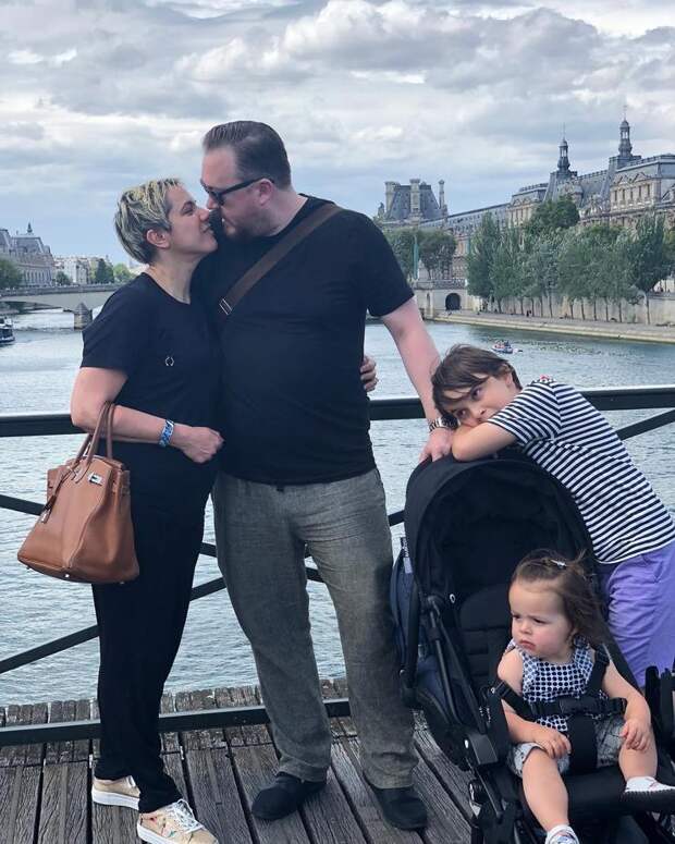 Дочь Юлия Гусмана Лола с американским мужем Дочь Юлия Гусмана Лола с американским мужем
