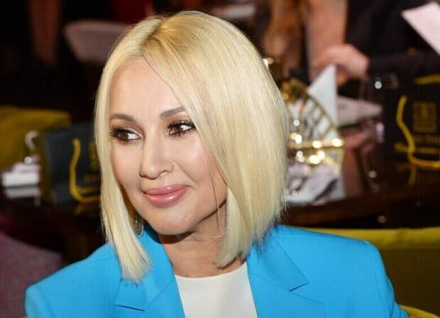 «Назад в прошлое!»: Кудрявцева вышла на связь из телефонной будки