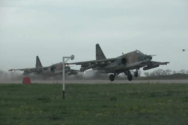 Штурмовики Су-25 ВКС России уничтожили опорный пункт ВСУ в зоне проведения СВО