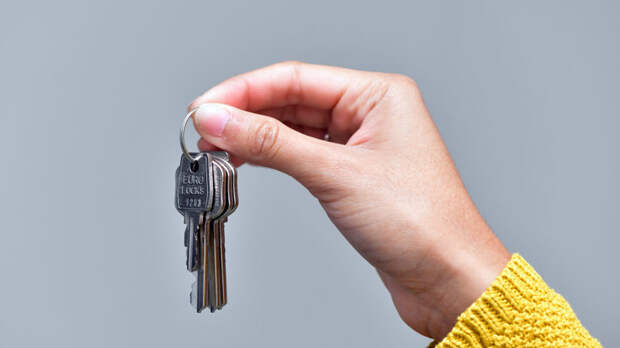 Адвокат Сазанов дал советы по оформлению сделки купли-продажи