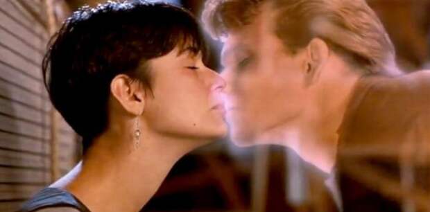 Вы можете поговорить с умершими во сне или вызвать их