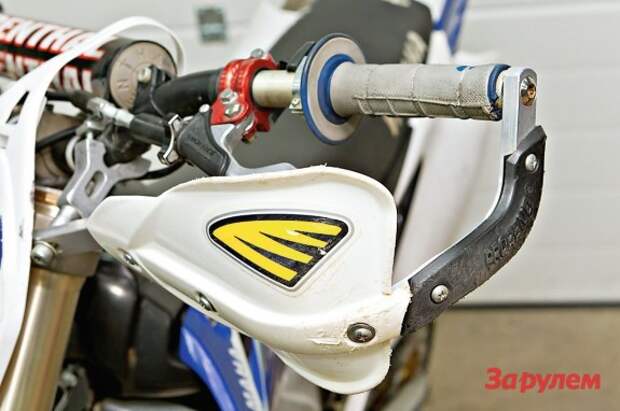 000_moto_0312_084
