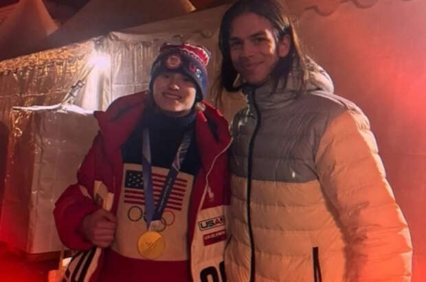 Гуменник сфотографировался с американцем Малининым на закрытии ОИ