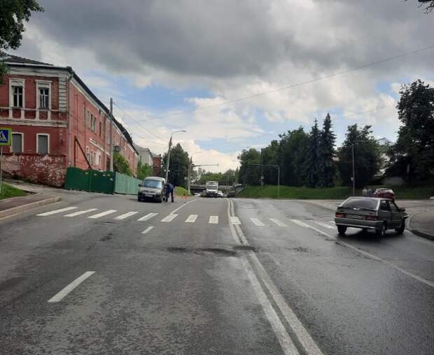Во Владимире 71-летняя женщина на переходе попала под колеса автомобиля