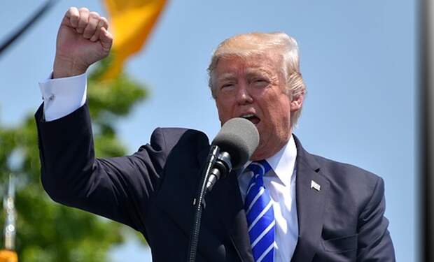 Трамп заявился на чужую свадьбу и принялся себя нахваливать