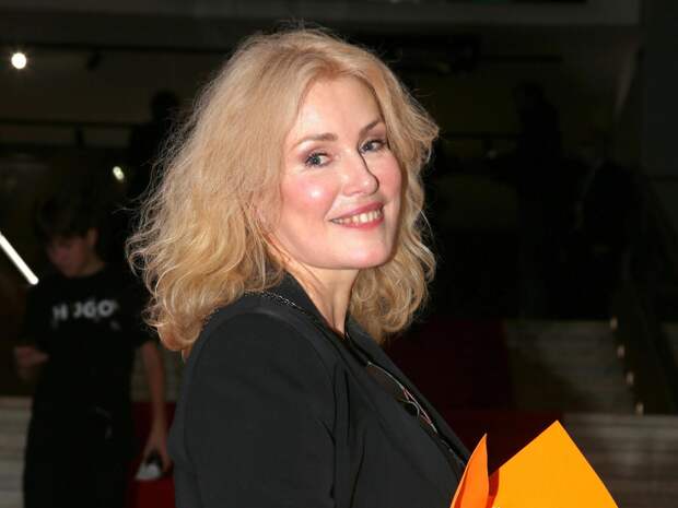 «Бог принимает меня такую грешную, недостойную…»: Мария Шукшина расплакалась