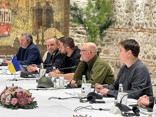 В США рассказали о «дружеском» обеде делегаций России и Украины