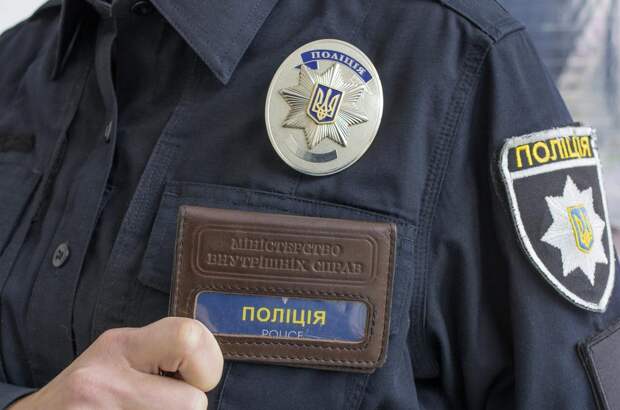Украинские полицейские ограбили приехавшего их обучать канадского инструктора