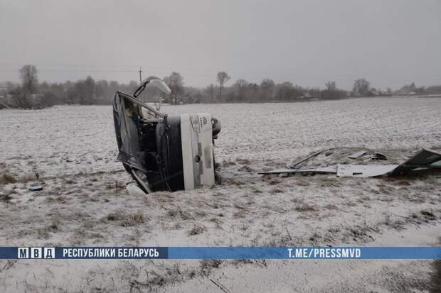 Минздрав Белоруссии: 13 человек попали в больницы после ДТП под Витебском
