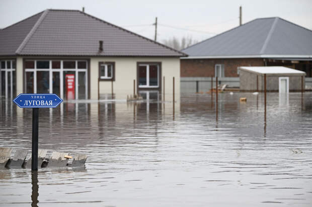 Мнздрав: почти 8 тысяч жителей обратились за медпомощью из-за наводнений