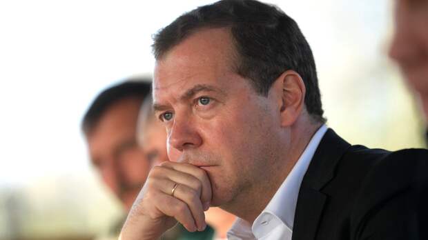 Медведев напомнил Кисиде о «ядерном костре» Хиросимы после его слов об Украине