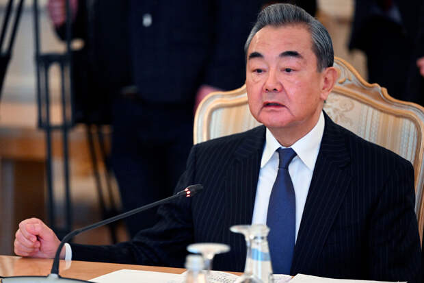 Глава МИД Ван И: отношения России и КНР остаются незыблемыми и прочными