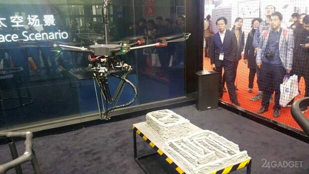 Летающий 3D-принтер заменит рабочих на стройке