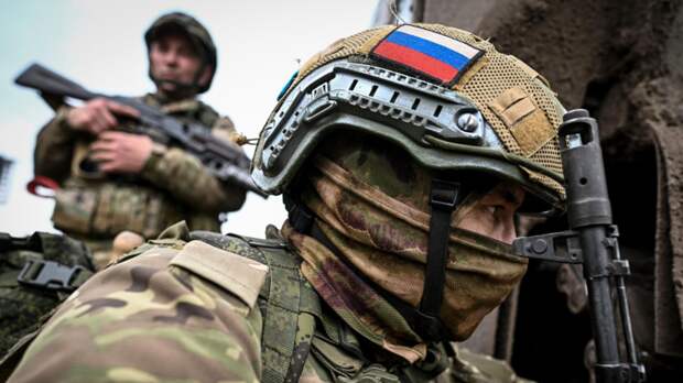 Правкомиссия одобрила идею выдворять иностранцев за дискредитацию ВС России